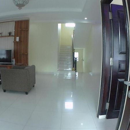 Villa Dira โบกอร์ ภายนอก รูปภาพ