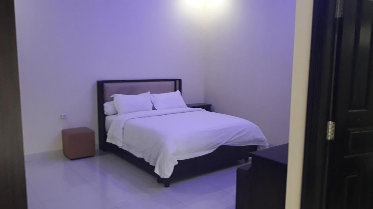 Villa Dira โบกอร์ ภายนอก รูปภาพ