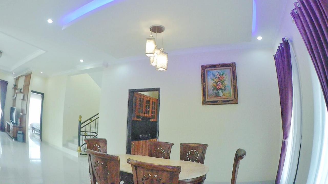 Villa Dira โบกอร์ ภายนอก รูปภาพ