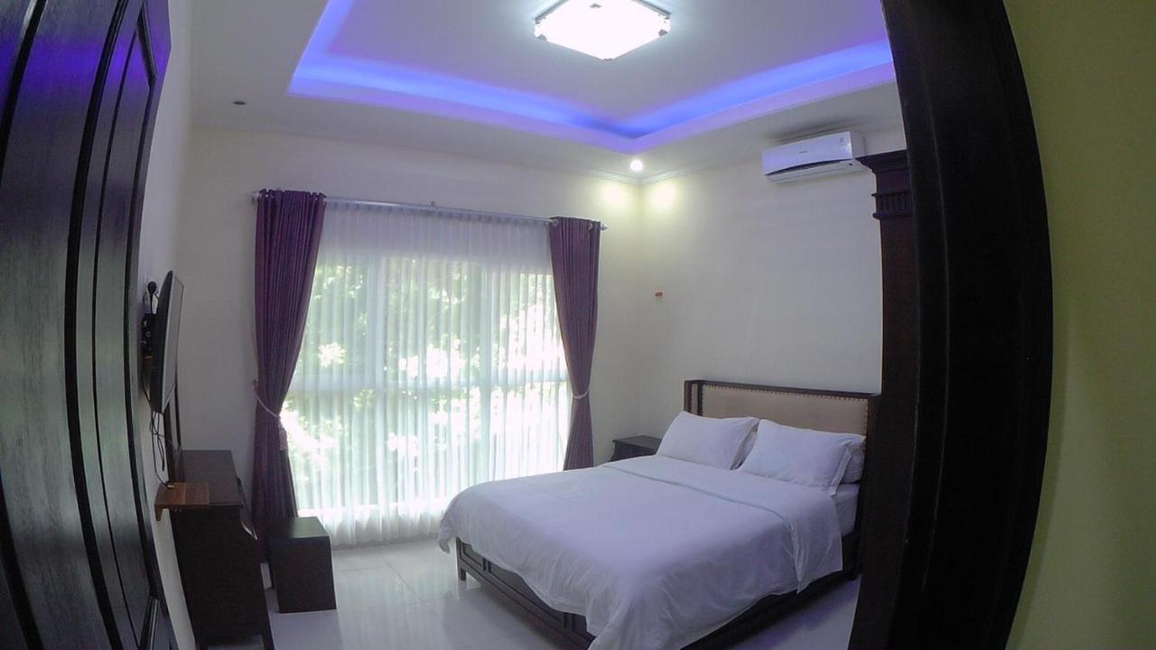 Villa Dira โบกอร์ ภายนอก รูปภาพ